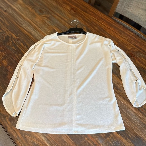 Chico's Blouse Ivory Silver Beaded Open Sleeved Woman's SIZE 1 (Medium) - Picture 2 of 8